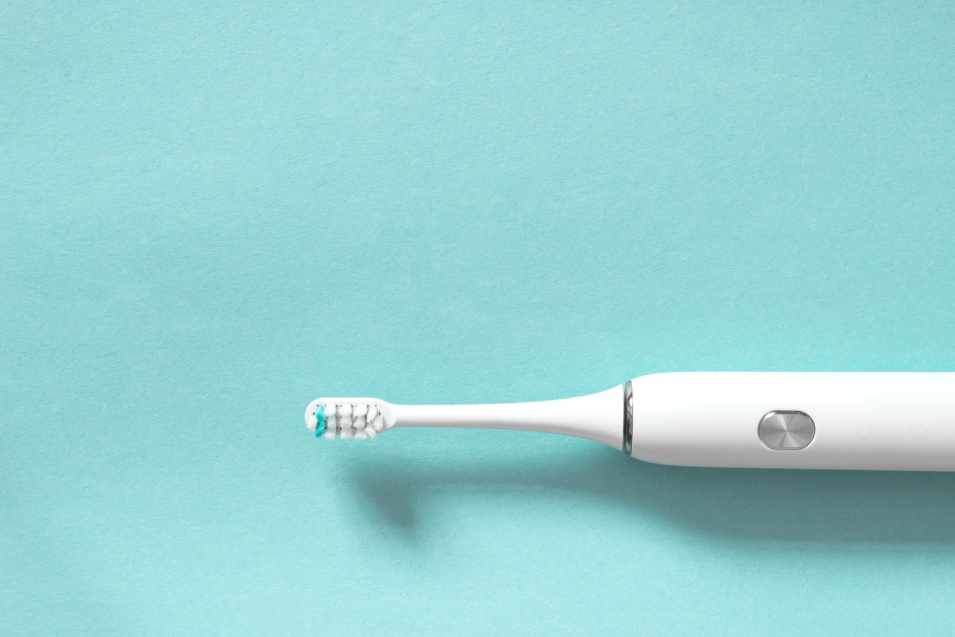 An electric toothbrush